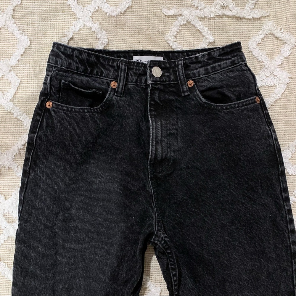 Zara Black High Waisted Mom Jeans, Size US 4